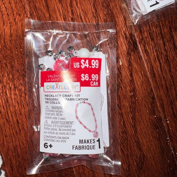 NWT/ new in box Assorted Valentine’s Day crafts/decor from Michael’s - Picture 6 of 12